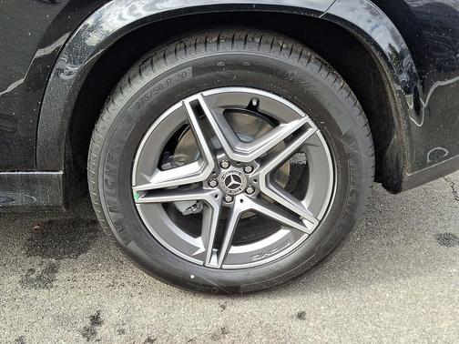 Black 2026 Mercedes-Benz GLE 450 4MATIC