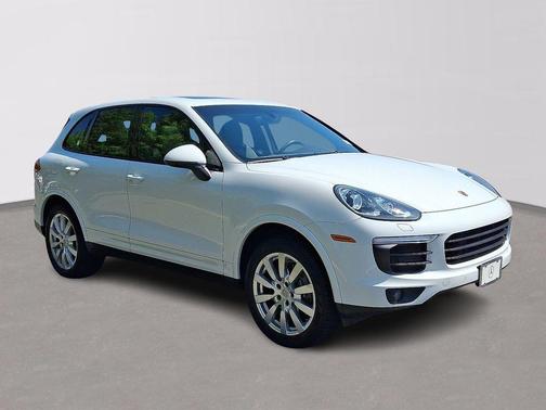 2017 Porsche Cayenne Base
