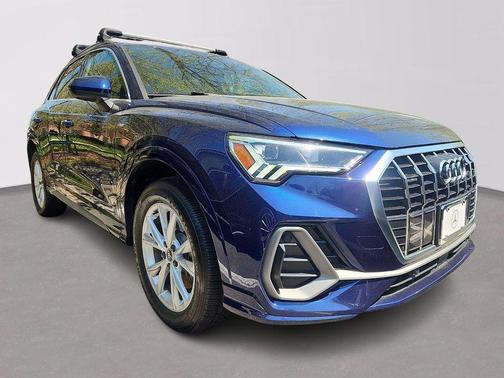 Navarra Blue Metallic 2022 Audi Q3 45 S line Premium