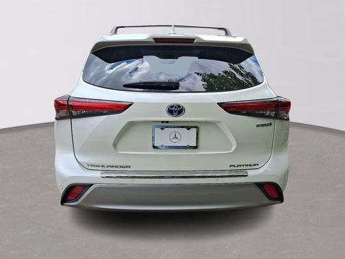 2020 Toyota Highlander Hybrid Platinum