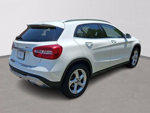 2018 Mercedes-Benz GLA 250 Base 4MATIC