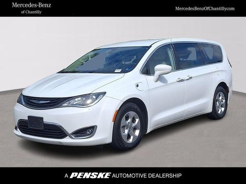 Bright White Clearcoat 2018 Chrysler Pacifica Hybrid Touring Plus
