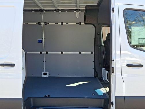 2025 Mercedes-Benz Sprinter 2500 High Roof