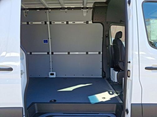 2025 Mercedes-Benz Sprinter 2500 High Roof