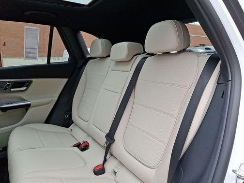 2025 Mercedes-Benz GLC 350e Base 4MATIC