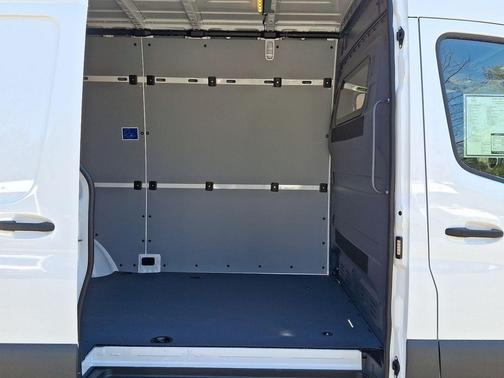 2025 Mercedes-Benz Sprinter 2500 Standard Roof