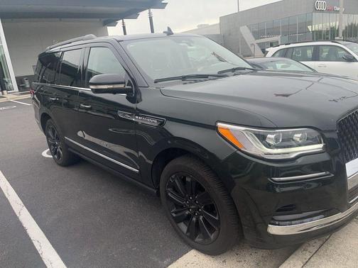 2022 Lincoln Navigator Black Label