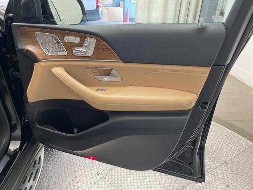 Black 2024 Mercedes-Benz GLS 450 4MATIC
