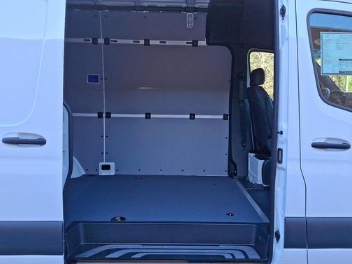 2025 Mercedes-Benz Sprinter 2500 Standard Roof