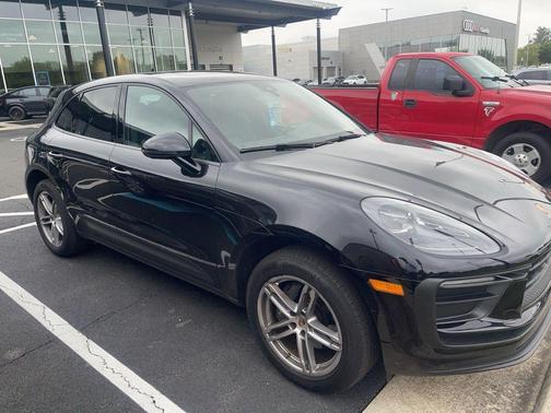 2024 Porsche Macan Base
