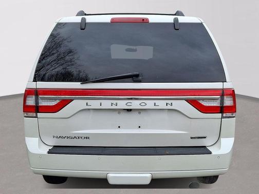 2016 Lincoln Navigator Select