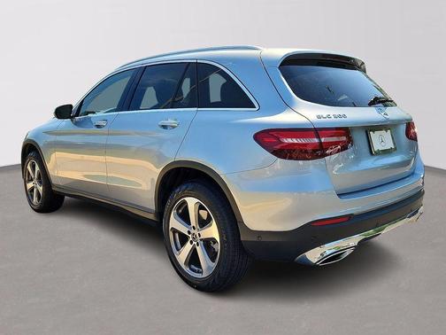 Diamond Silver Metallic 2018 Mercedes-Benz GLC 300 Base 4MATIC