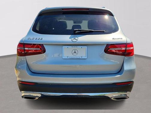 Diamond Silver Metallic 2018 Mercedes-Benz GLC 300 Base 4MATIC