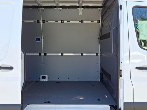 2025 Mercedes-Benz Sprinter 2500 High Roof