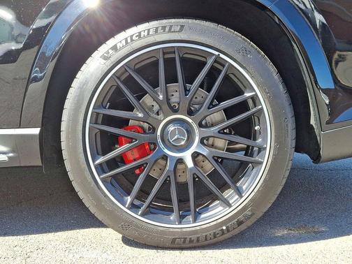 2025 Mercedes-Benz AMG GLS 63 Base
