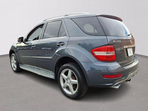 Steel Gray Metallic 2011 Mercedes-Benz M-Class ML 550 4MATIC