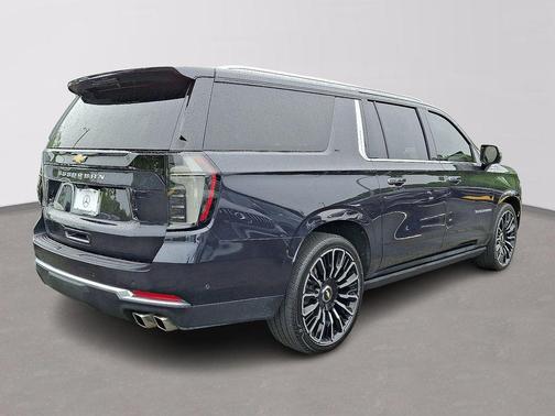 Ash 2025 Chevrolet Suburban High Country