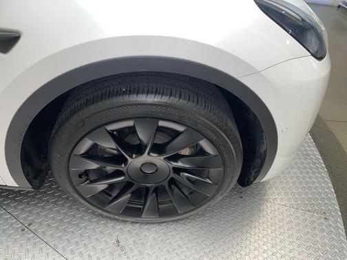 White 2021 Tesla Model Y Long Range