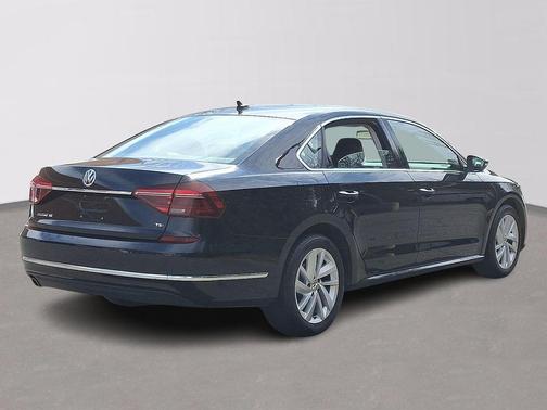 2018 Volkswagen Passat 2.0T SE