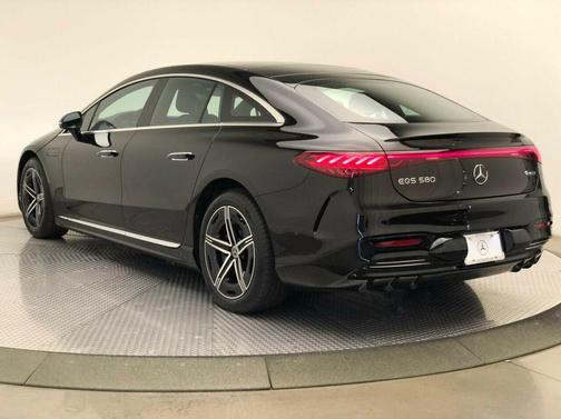 Photo 4 of 32 of 2022 Mercedes-Benz EQS 580 Base 4MATIC