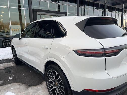 2021 Porsche Cayenne Base