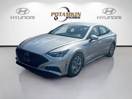 Shimmering Silver Pearl 2021 Hyundai SONATA SEL