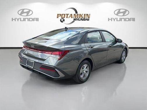 Amazon Gray 2026 Hyundai ELANTRA SE