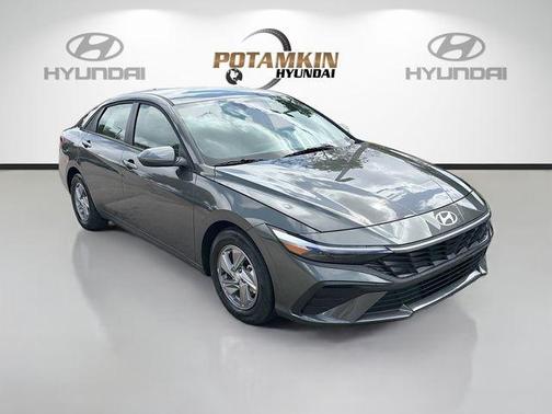 Amazon Gray 2026 Hyundai ELANTRA SE