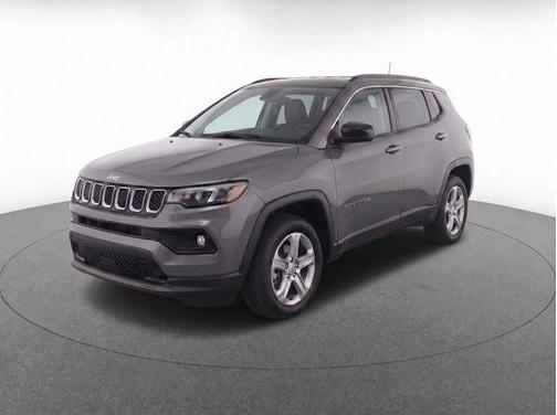 Sting Gray Clearcoat 2023 Jeep Compass Latitude