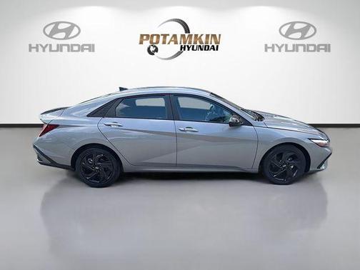 Metal 2026 Hyundai ELANTRA SEL Sport