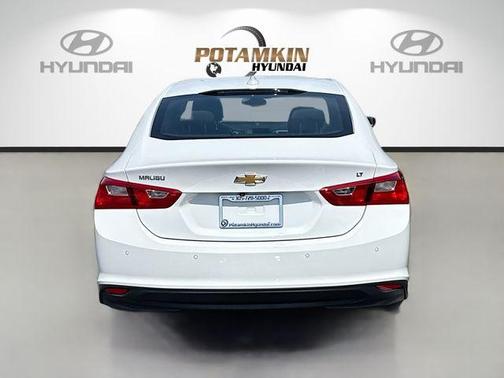 Summit White 2024 Chevrolet Malibu LT