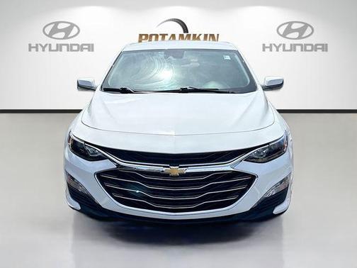 Summit White 2024 Chevrolet Malibu LT