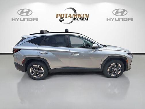 Shimmering Silver 2026 Hyundai TUCSON SEL