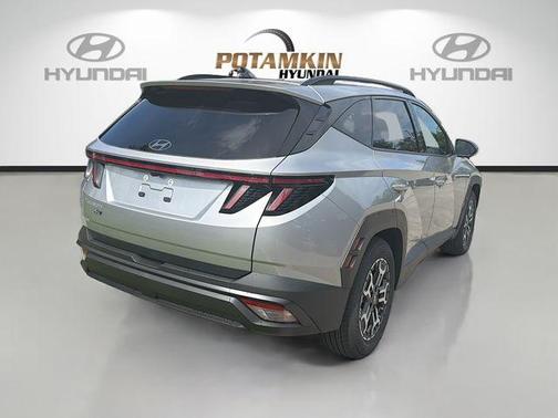 Shimmering Silver 2026 Hyundai TUCSON XRT