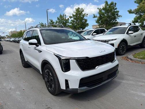 Glacial White Pearl 2025 Kia Sorento S