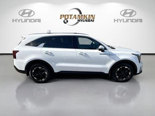 Glacial White Pearl 2025 Kia Sorento S
