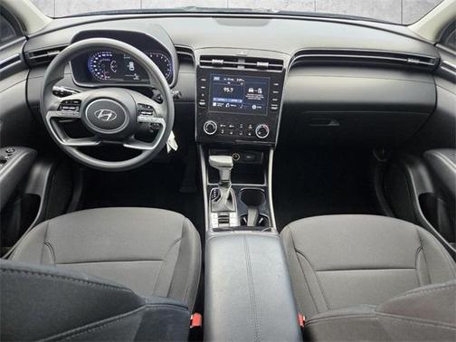 2023 Hyundai TUCSON SE