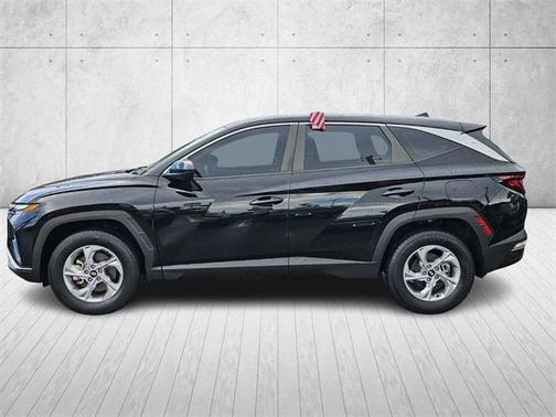 2023 Hyundai TUCSON SE