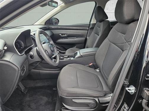 2023 Hyundai TUCSON SE