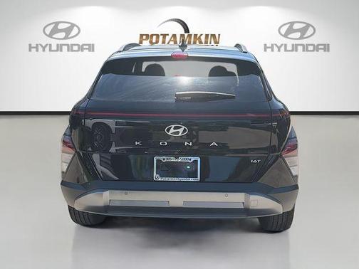Abyss Black Pearl 2026 Hyundai KONA Limited
