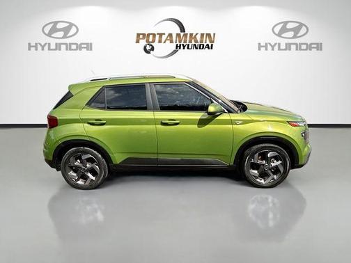 2023 Hyundai VENUE SEL