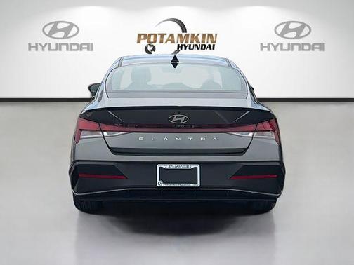 Amazon Gray 2025 Hyundai ELANTRA SEL Sport