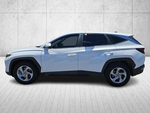 2022 Hyundai TUCSON SE
