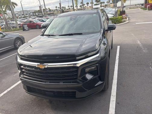 Mosaic Black Metallic 2024 Chevrolet Traverse LS