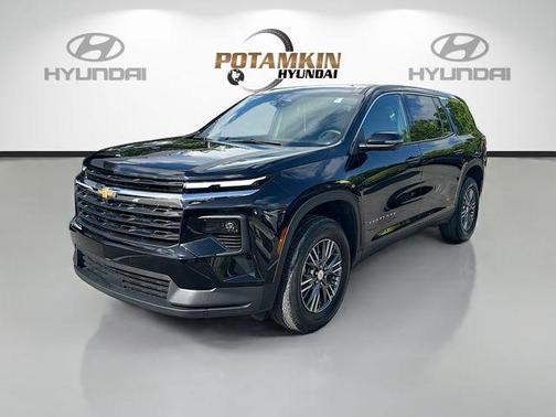 Mosaic Black Metallic 2024 Chevrolet Traverse LS