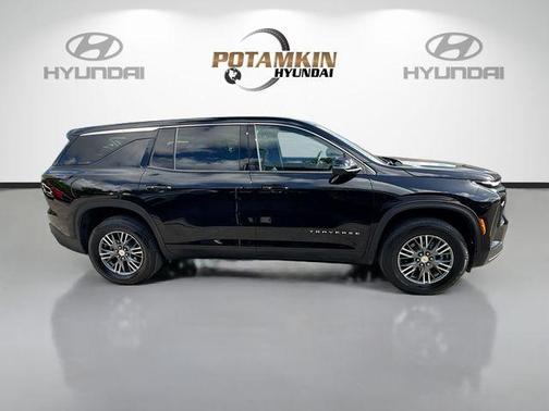 Mosaic Black Metallic 2024 Chevrolet Traverse LS