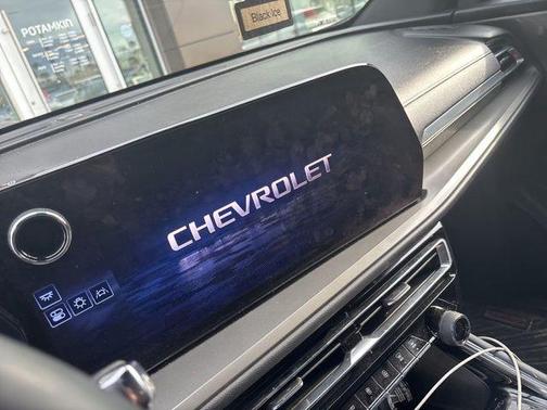 Mosaic Black Metallic 2024 Chevrolet Traverse LS