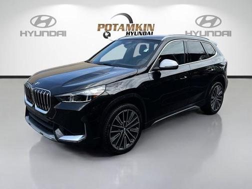 Black Sapphire Metallic 2024 BMW X1 xDrive28i