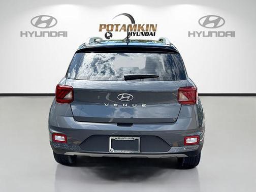 2023 Hyundai VENUE Limited