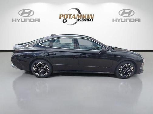 Black 2026 Hyundai SONATA SEL Sport